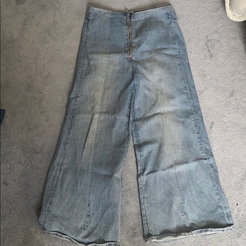 Forever 21 zip fly flare leg jeans